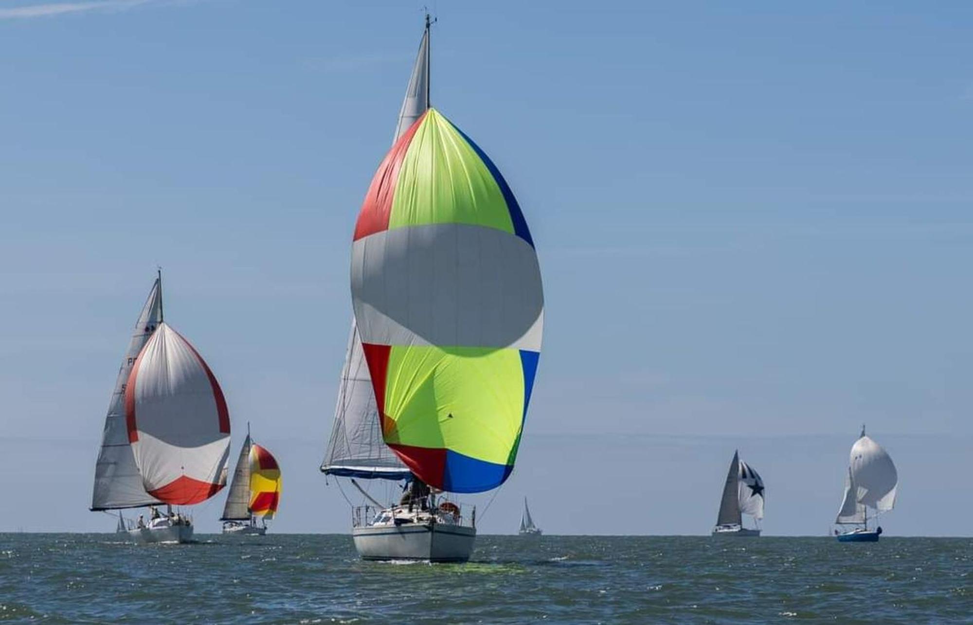 Appartamento Be Local - Sleep Aboard The Santa Maria Sailing Boat In Lisbona Esterno foto