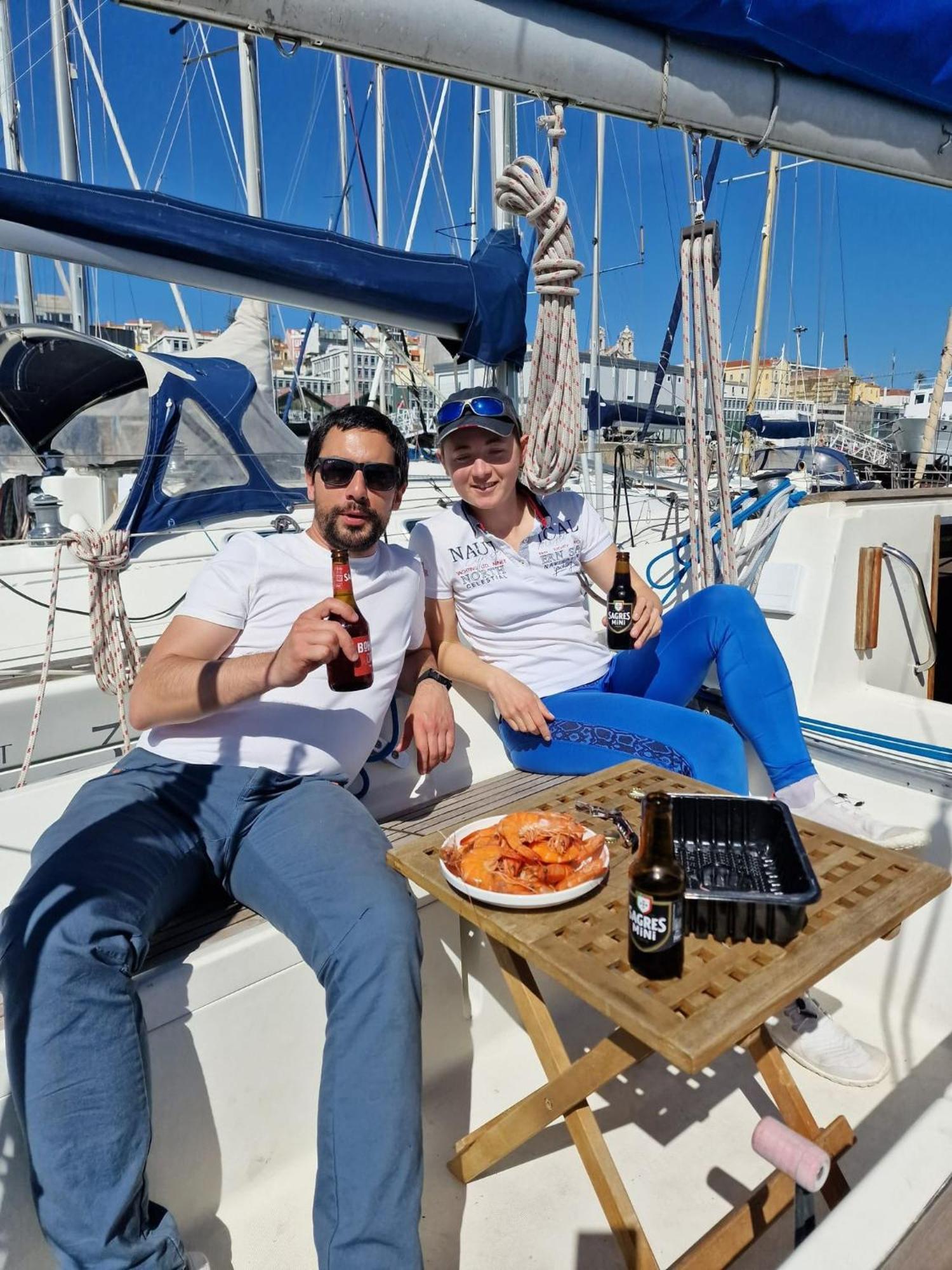 Appartamento Be Local - Sleep Aboard The Santa Maria Sailing Boat In Lisbona Esterno foto